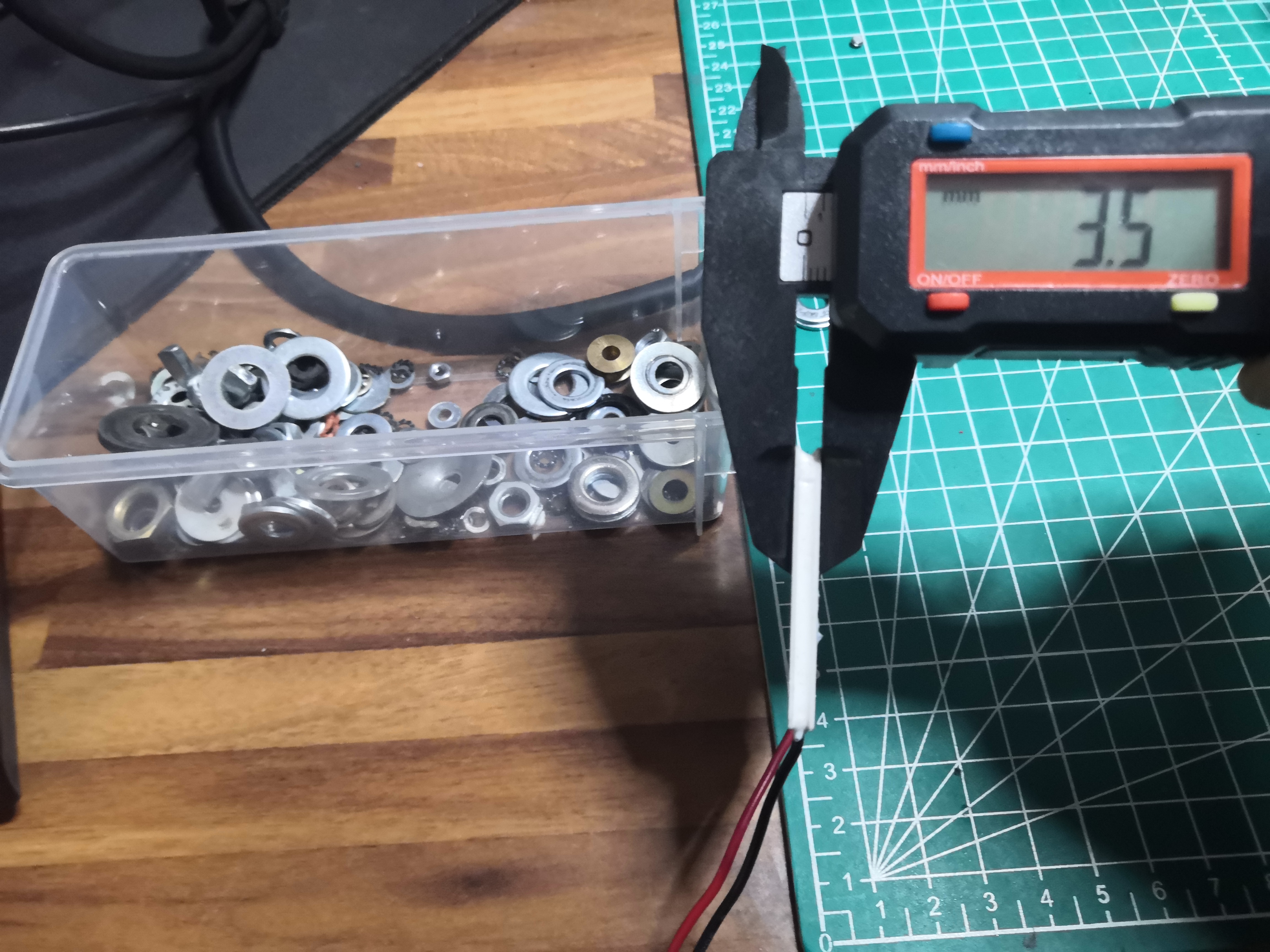 Mesure de l&rsquo;épaisseur de la cellule au pied à coulisse — 3.5mm